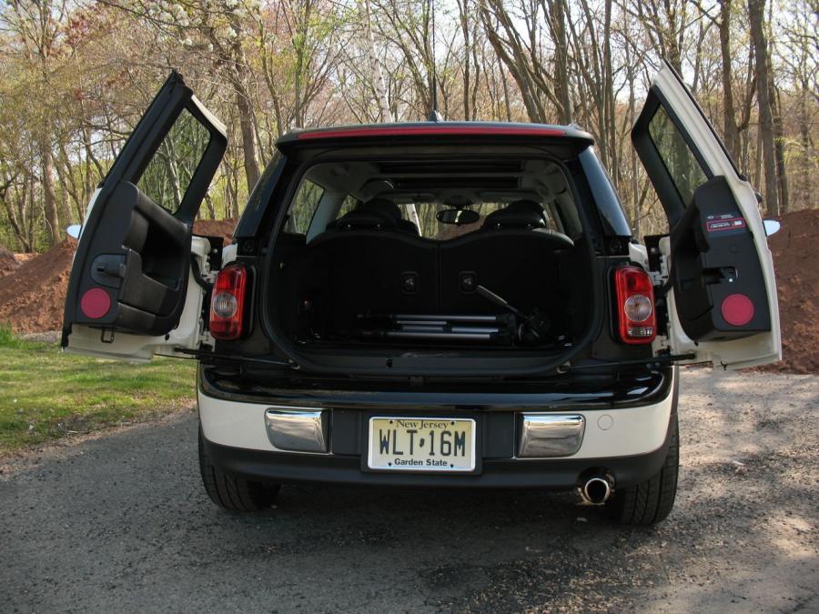  Mini Cooper Clubman 2008 года  (фото 24 из 53)